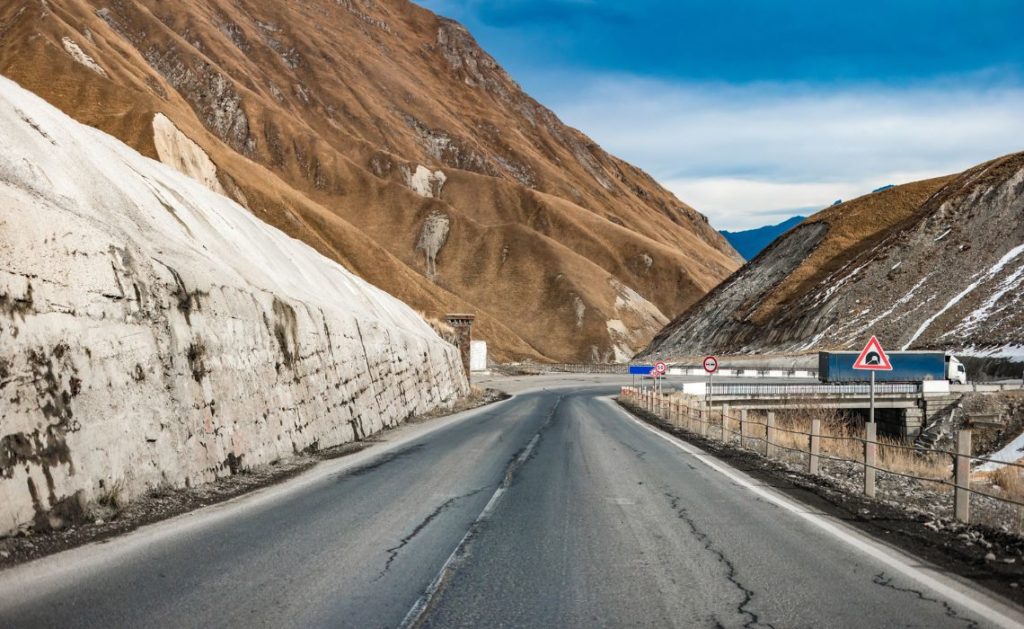 Driving in (Country) Guide and License Info