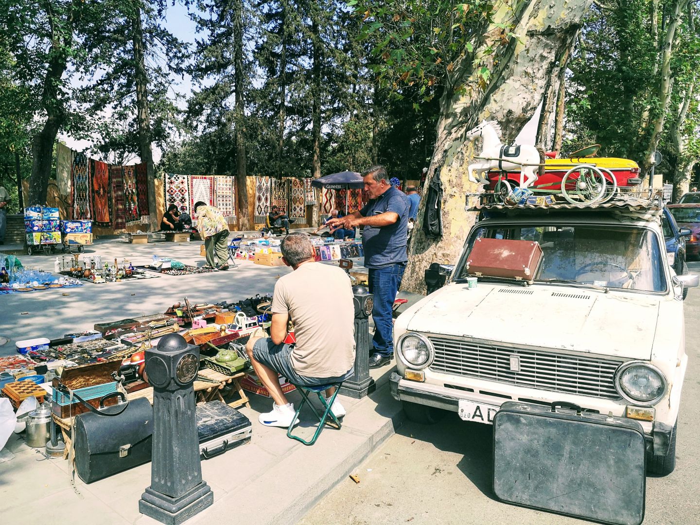 flea market on dry bridge